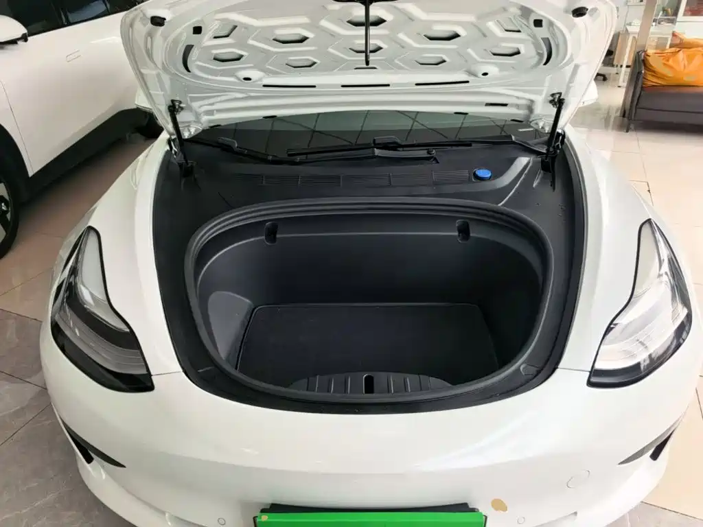Tesla Model 3 — миниатюра 20