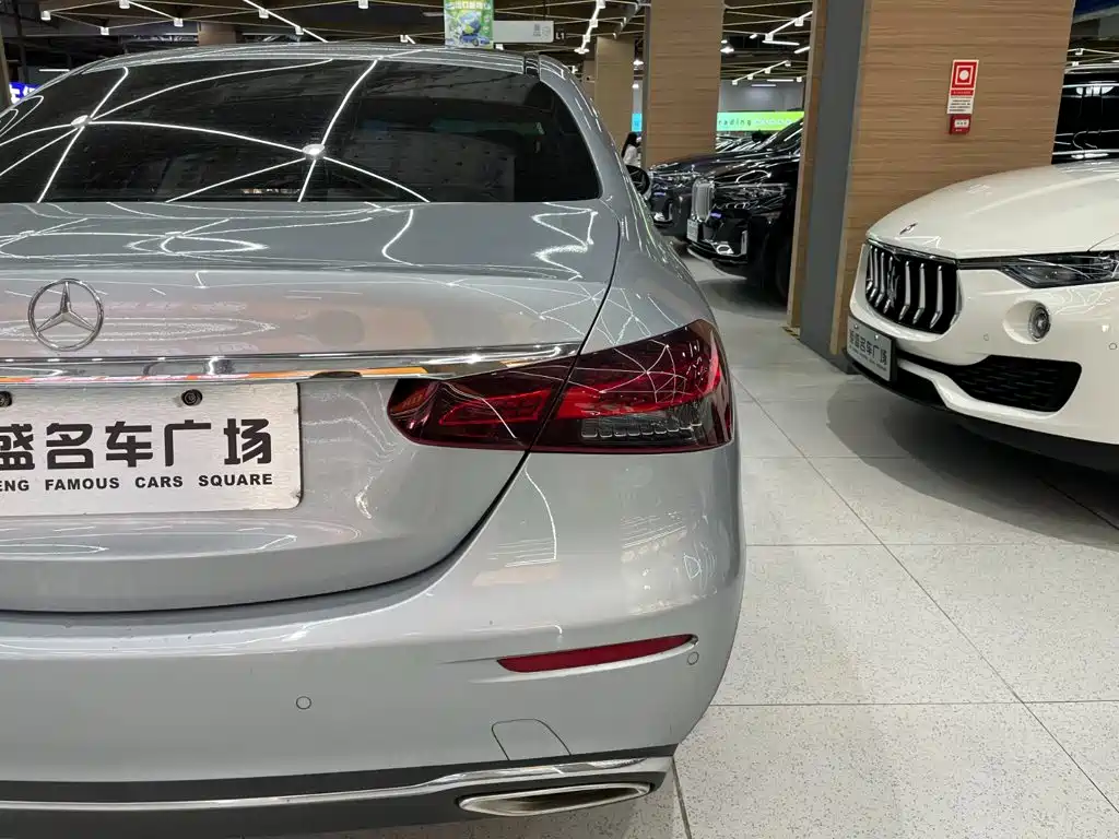 Mercedes-Benz E-Class — миниатюра 10