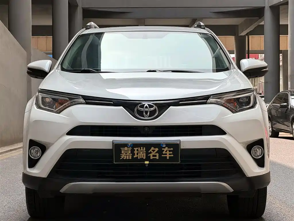 Toyota RAV4 2016 2.5L AT Elite
