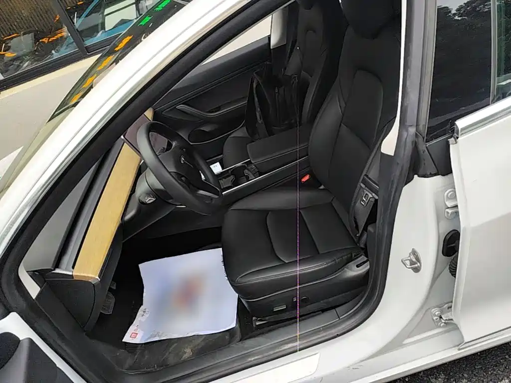 Tesla Model 3 — миниатюра 11