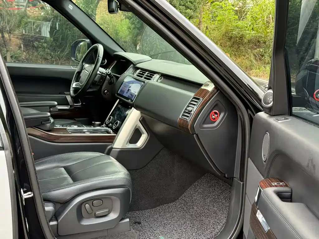 Land Rover Range Rover — миниатюра 7