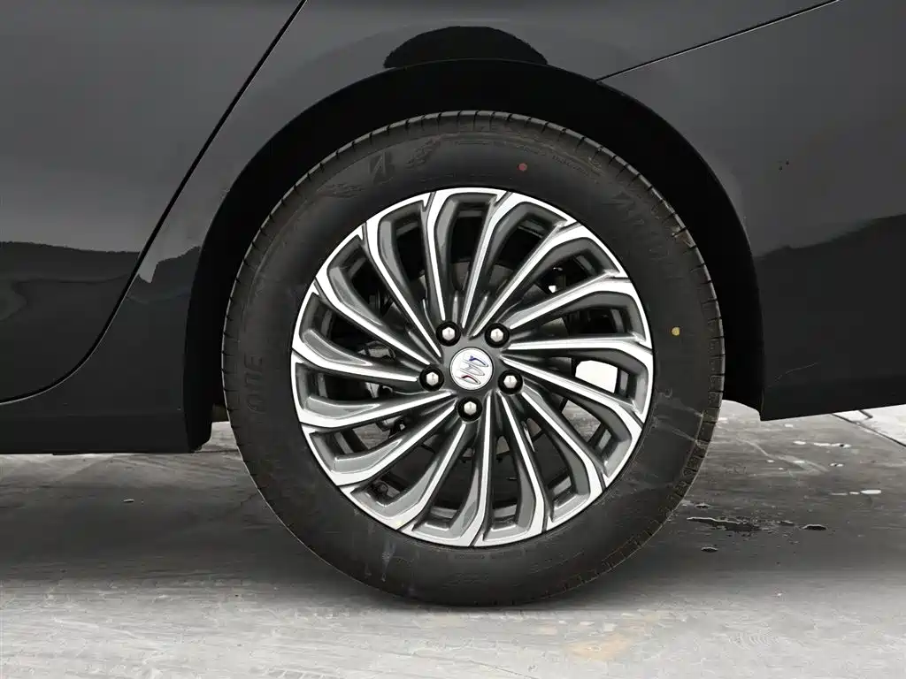 Buick LaCrosse 2026 28T Platinum