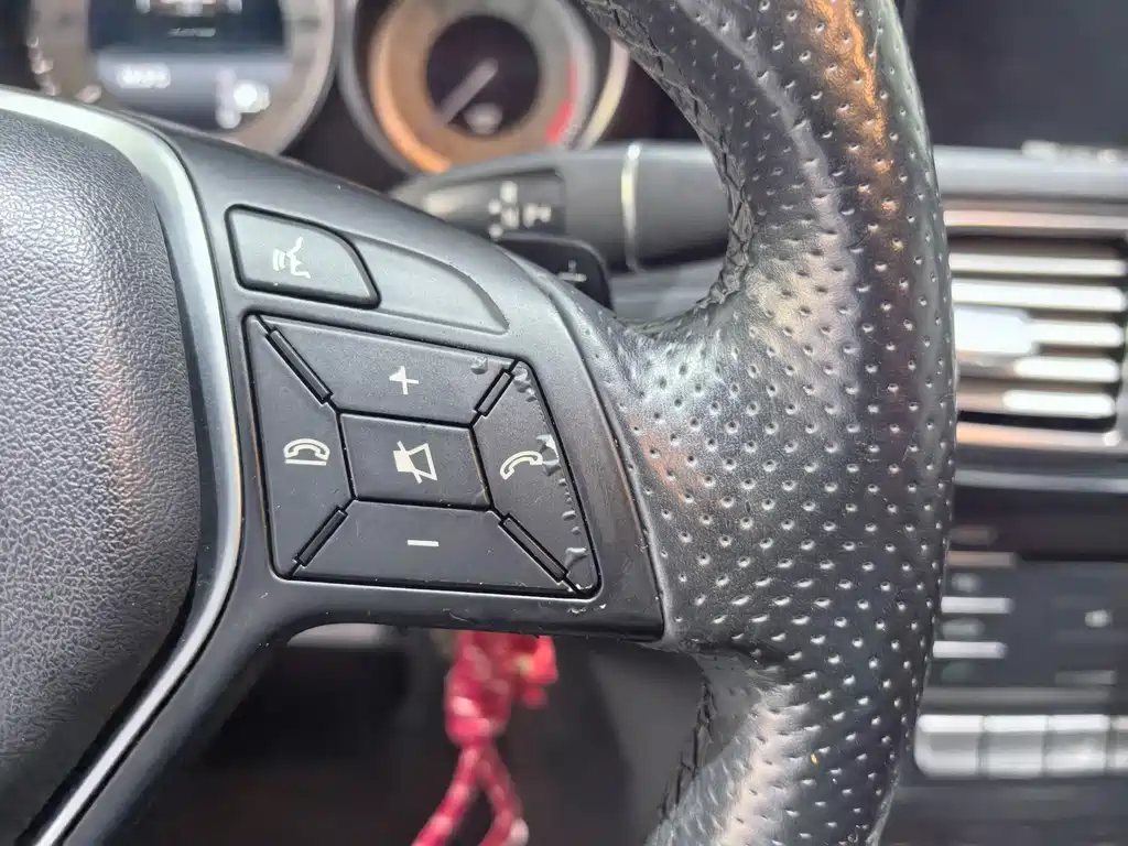 Mercedes-Benz E-Class (Import) — миниатюра 11
