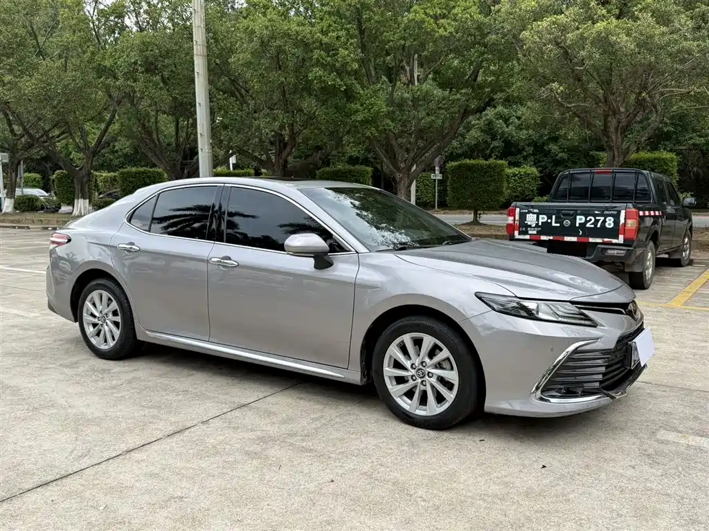 Toyota Camry 2023 2.0G Luxury
