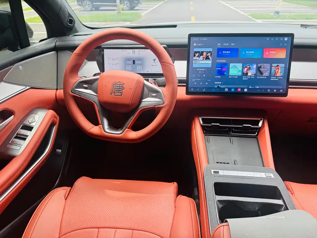 BYD Tang L L 2025 DM 215KM Flagship
