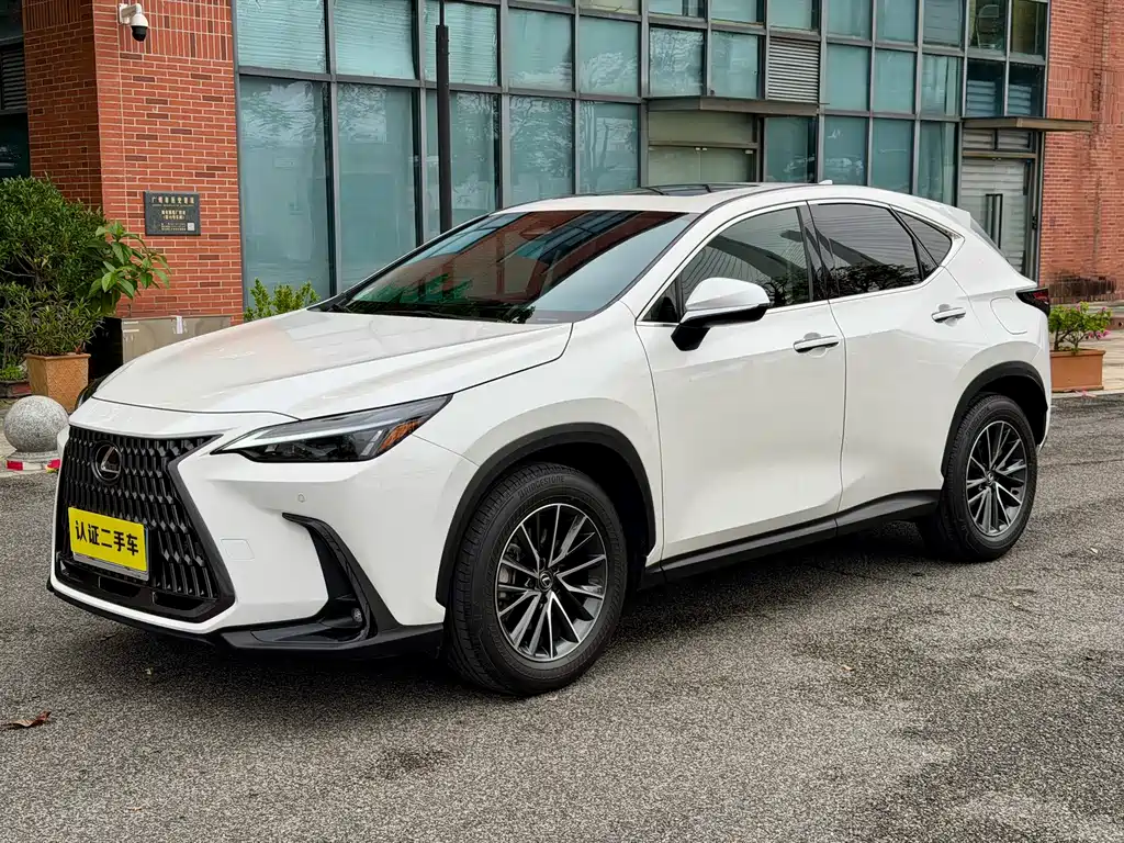 Lexus NX 2024