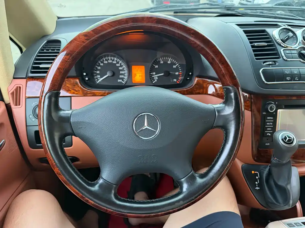 Mercedes-Benz Vito — миниатюра 13