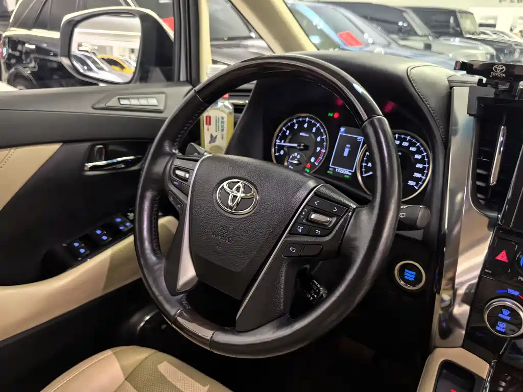 Toyota Alphard 2018 3.5L Luxury