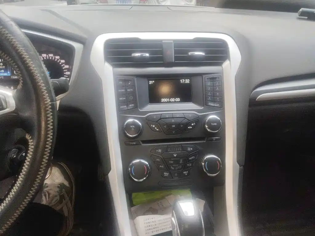 Ford Mondeo — миниатюра 14