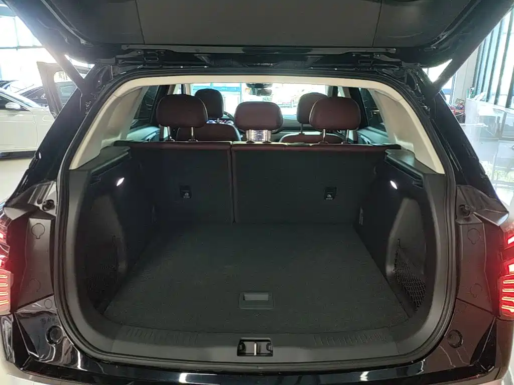 Hongqi Hongqi HS3 PHEV — миниатюра 19