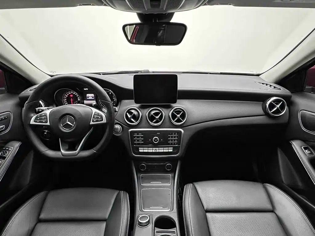 Mercedes-Benz GLA - фото 10