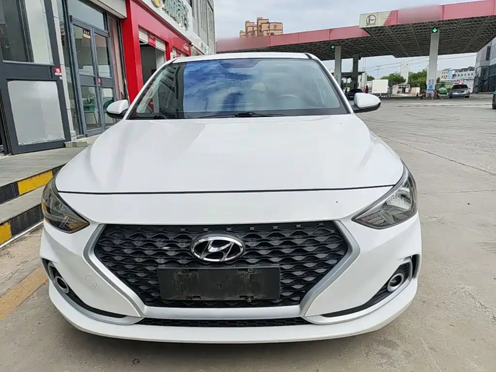 Hyundai Elantra — миниатюра 3