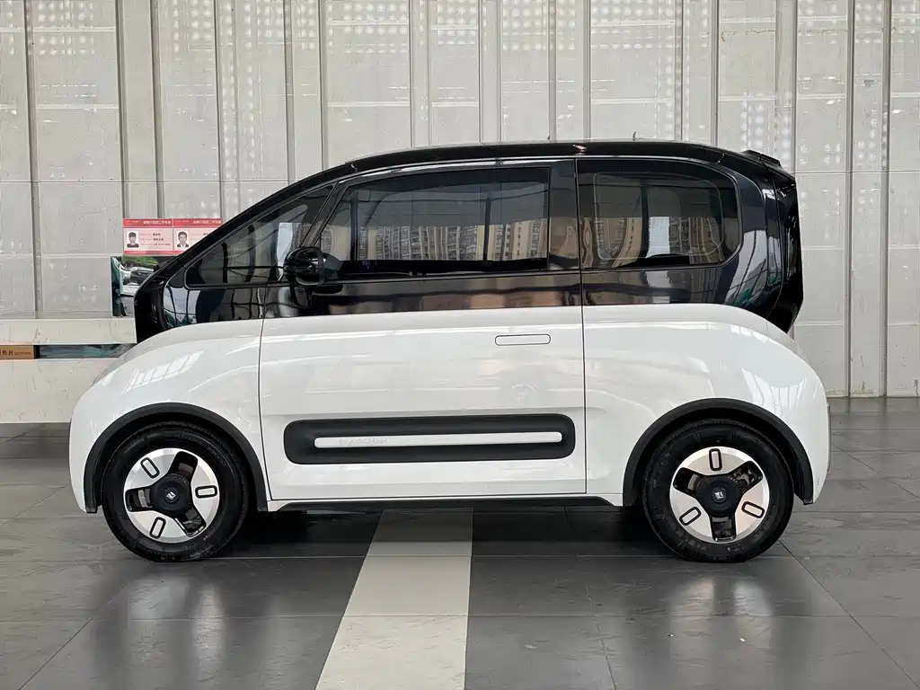 Baojun E300 — миниатюра 7