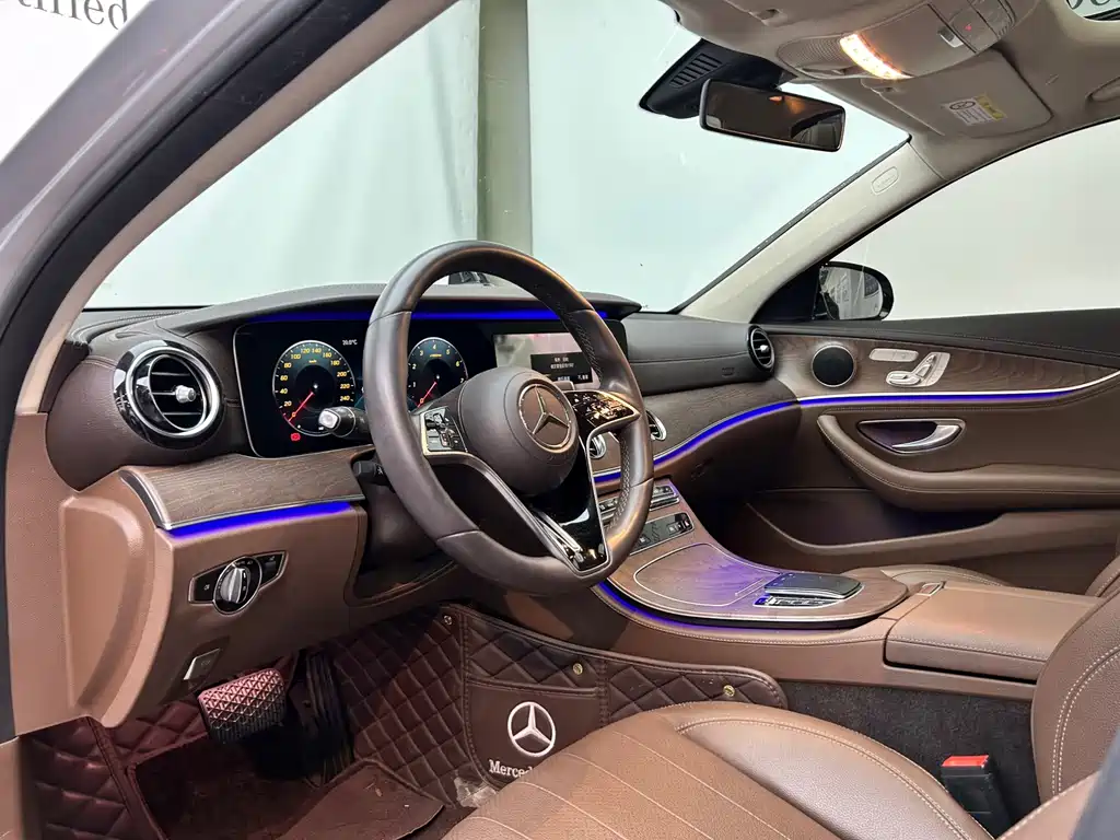 Mercedes-Benz E-Class — миниатюра 10