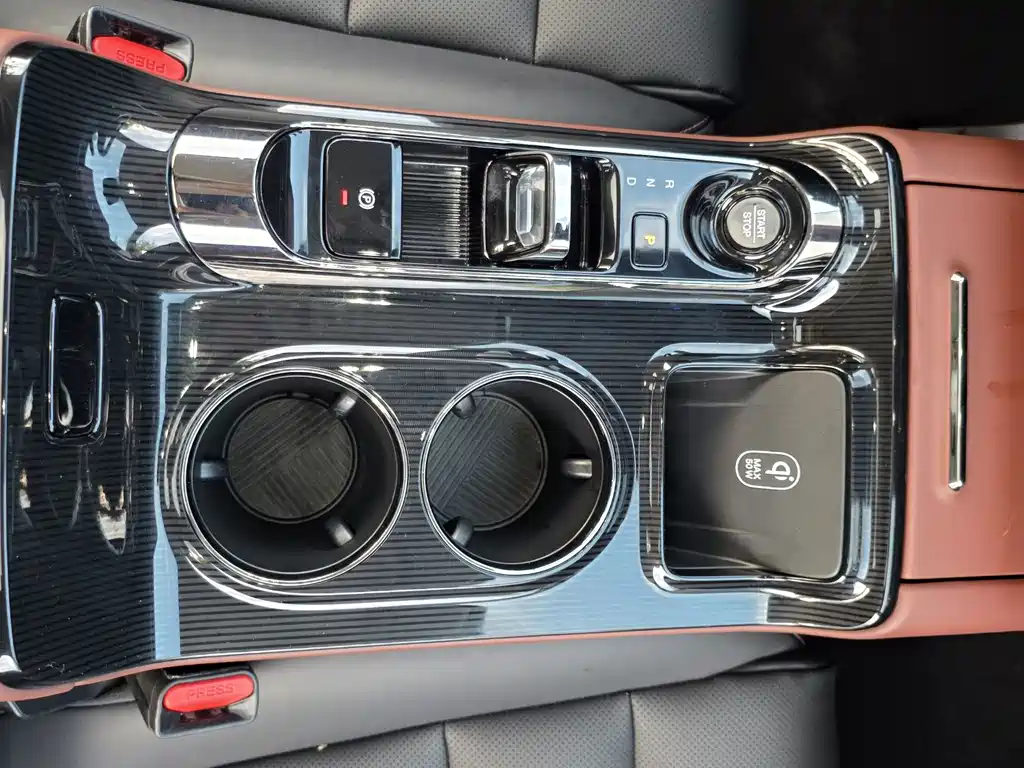 GAC Motor 传祺E8 PHEV — миниатюра 16