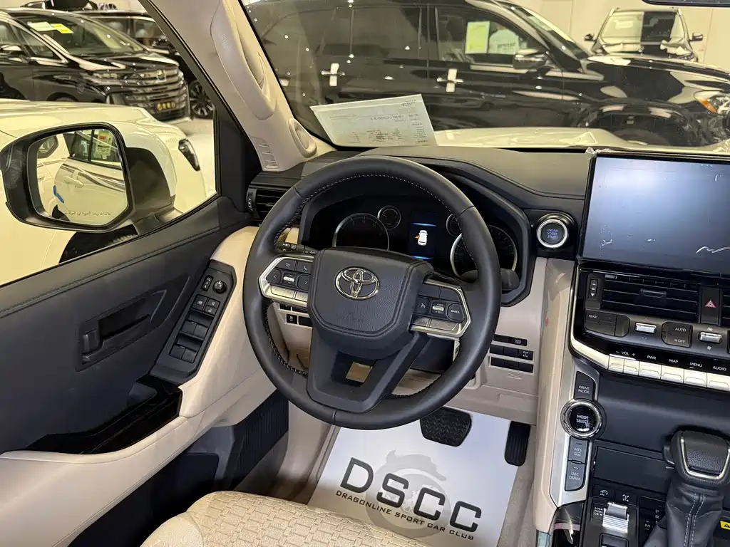 Toyota Land Cruiser LC300 2024 3.5T AT