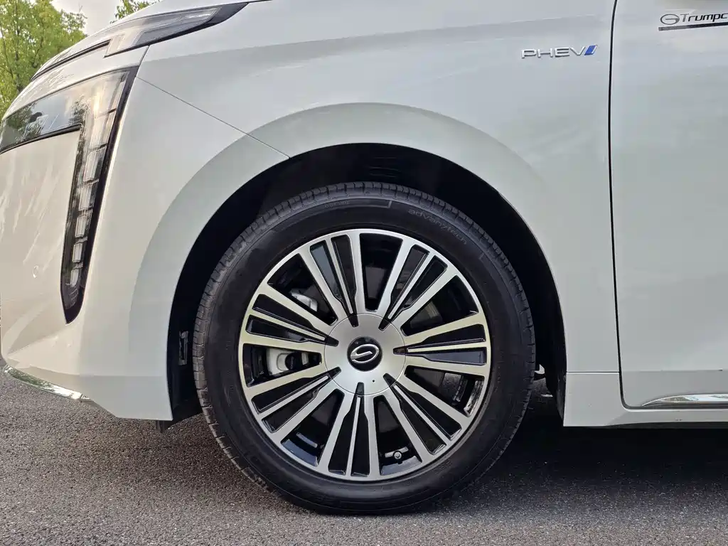 GAC Motor 传祺E8 PHEV — миниатюра 25