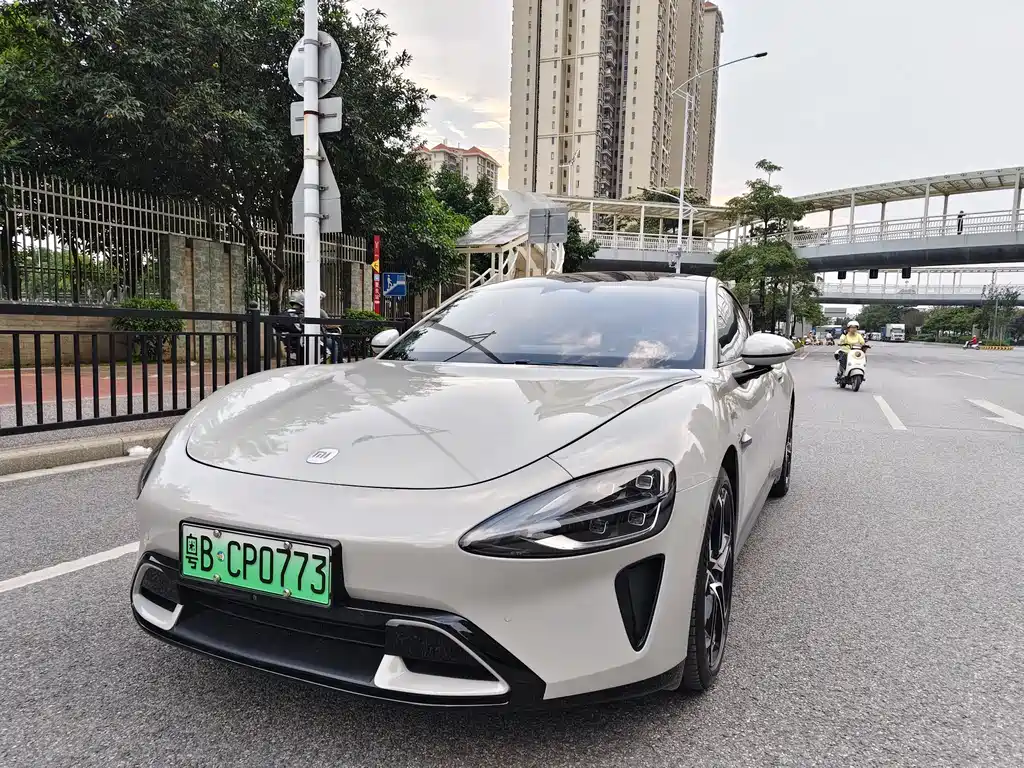Xiaomi SU7 2024