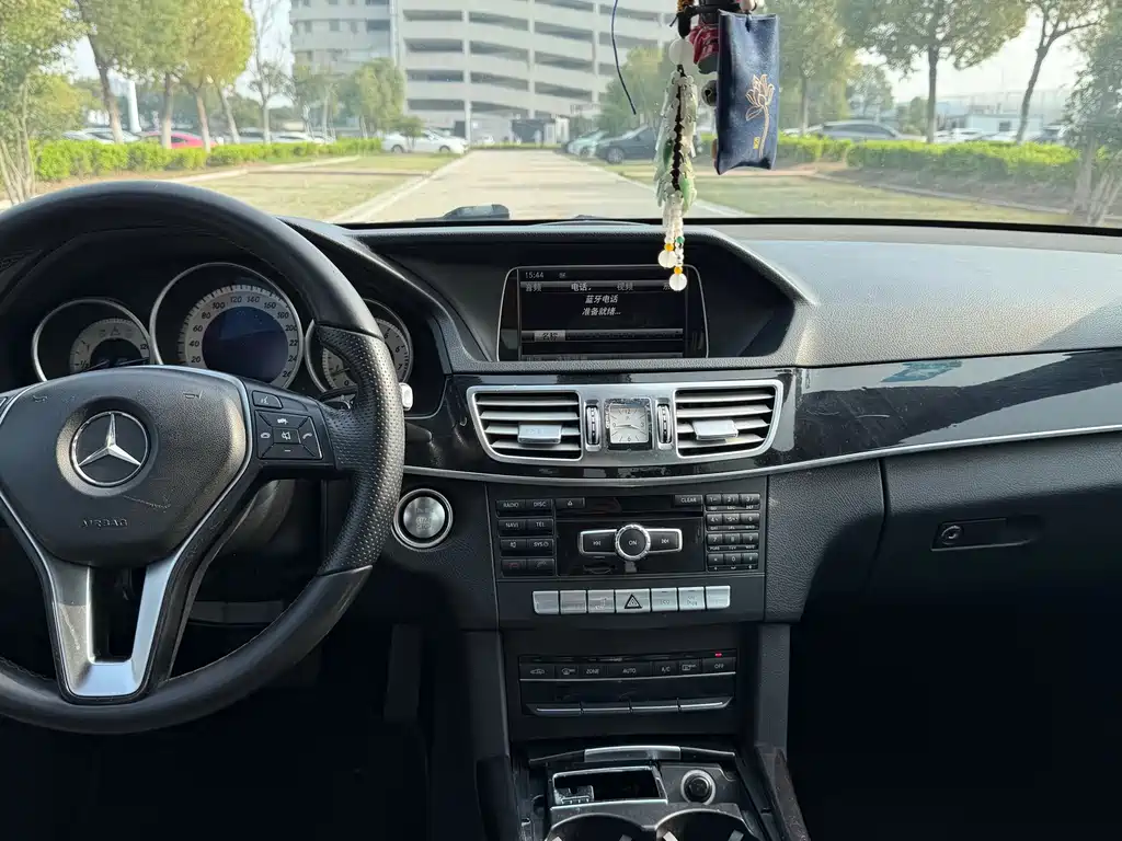 Mercedes-Benz E-Class — миниатюра 14