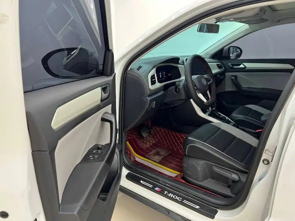 Volkswagen T-Roc — миниатюра 10