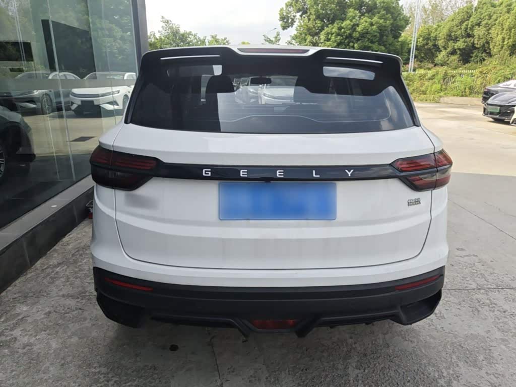 Geely Binyue 1.5 л 2025 г. Белый, пробег 6500 км