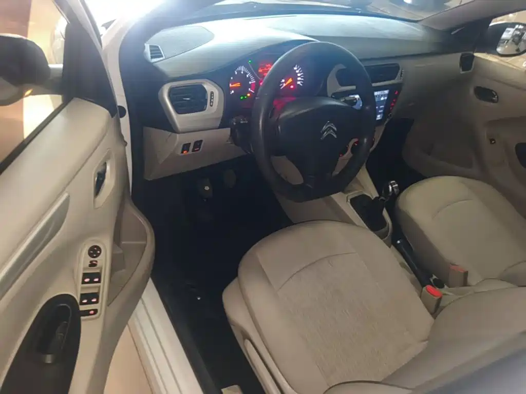 Citroen Elysee — миниатюра 16