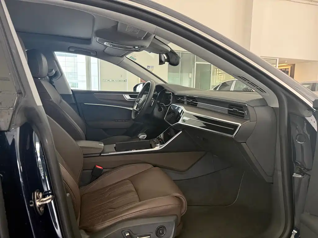 Audi A7L 2022 55 TFSI quattro S-line
