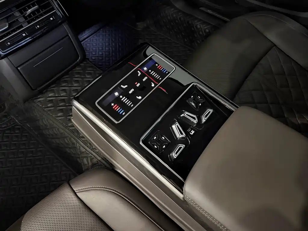 Audi A8 — миниатюра 11