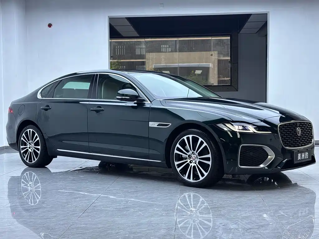 Jaguar XFL — миниатюра 3