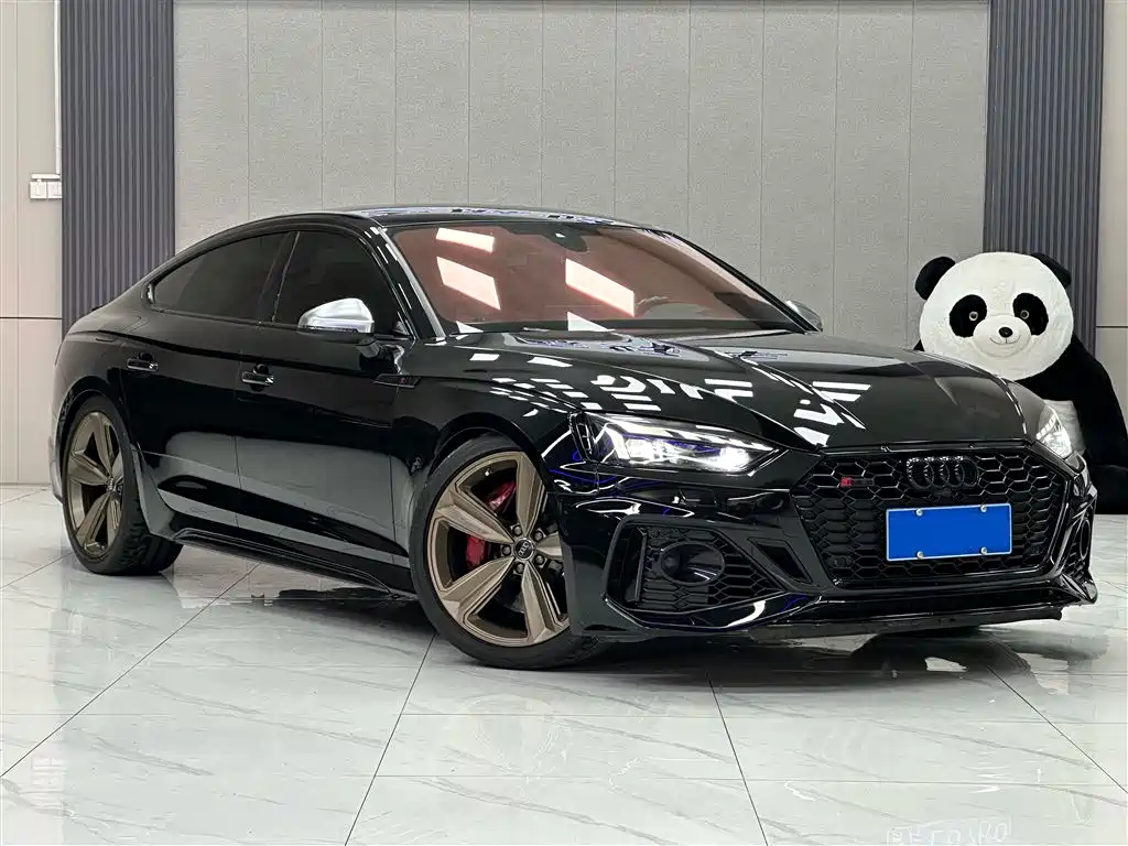 AUDI RS 5