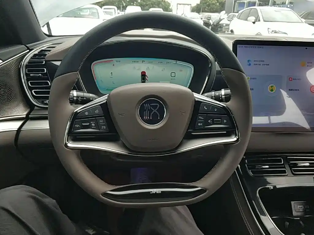 BYD Han — миниатюра 7