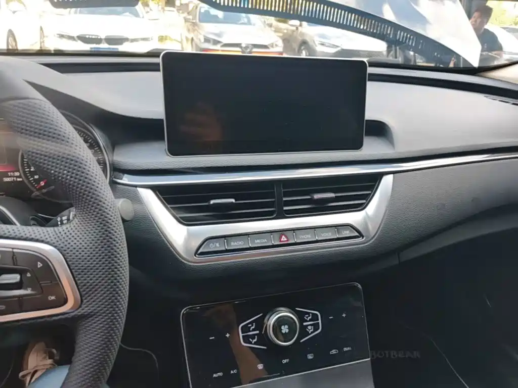 Hongqi Hongqi H5 — миниатюра 13
