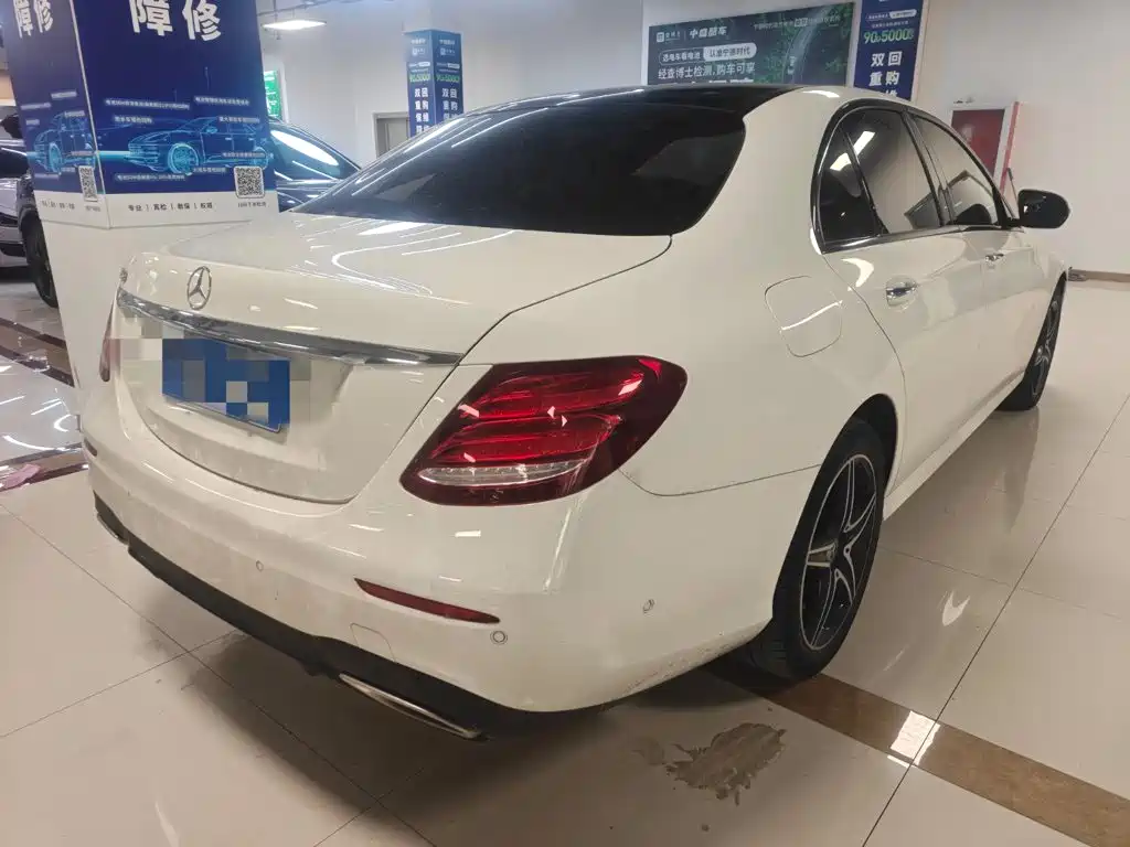 Mercedes-Benz E-Class (Import) — миниатюра 4