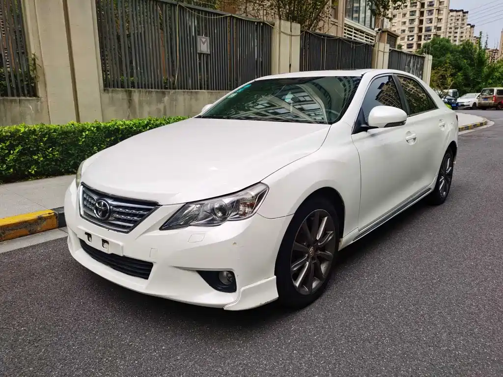 Toyota Reiz