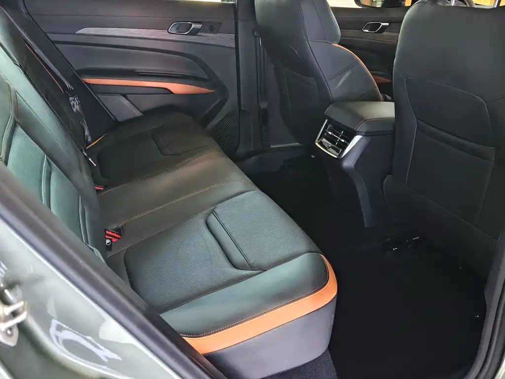 Ford Equator Sport — миниатюра 12