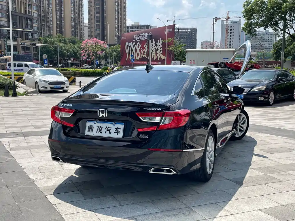 Honda Accord — миниатюра 8