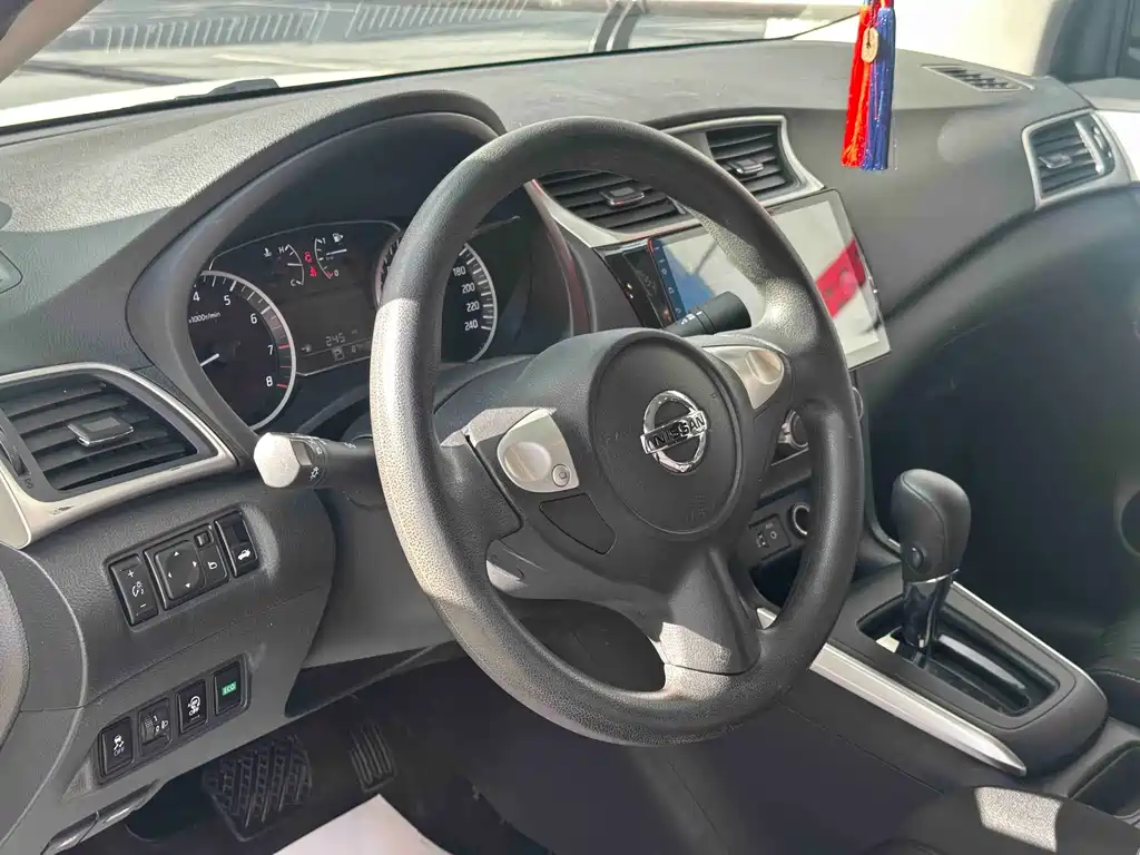 Nissan Sylphy — миниатюра 6