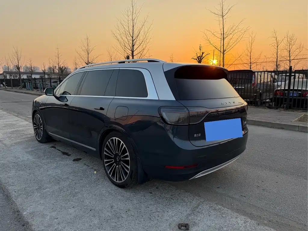 AITO ASK THE WORLD M9