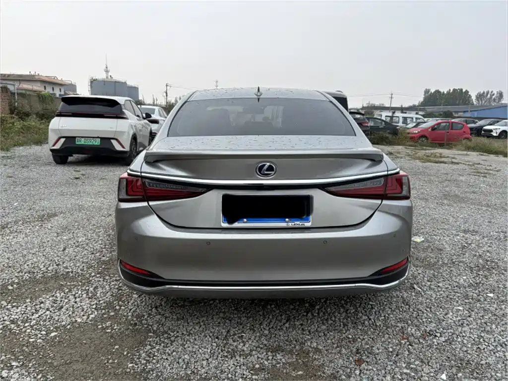 Lexus ES — миниатюра 9