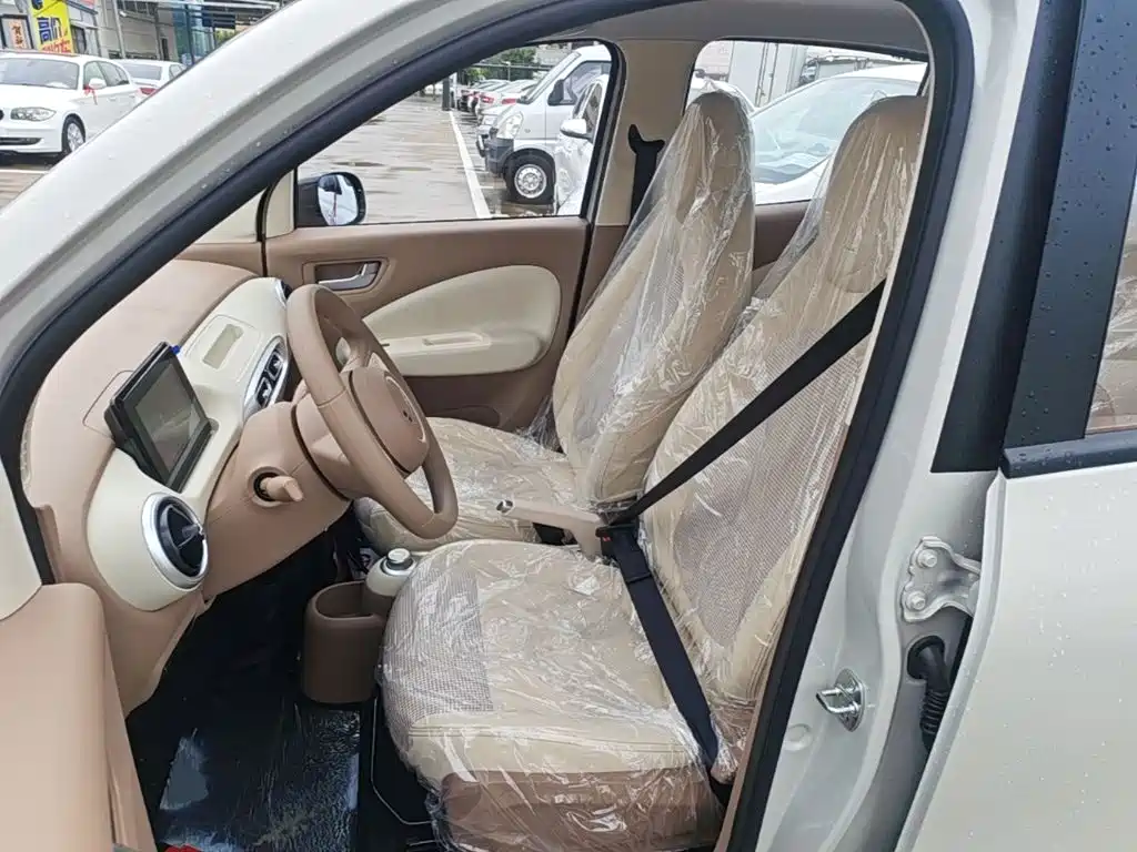 Wuling MINIEV — миниатюра 15