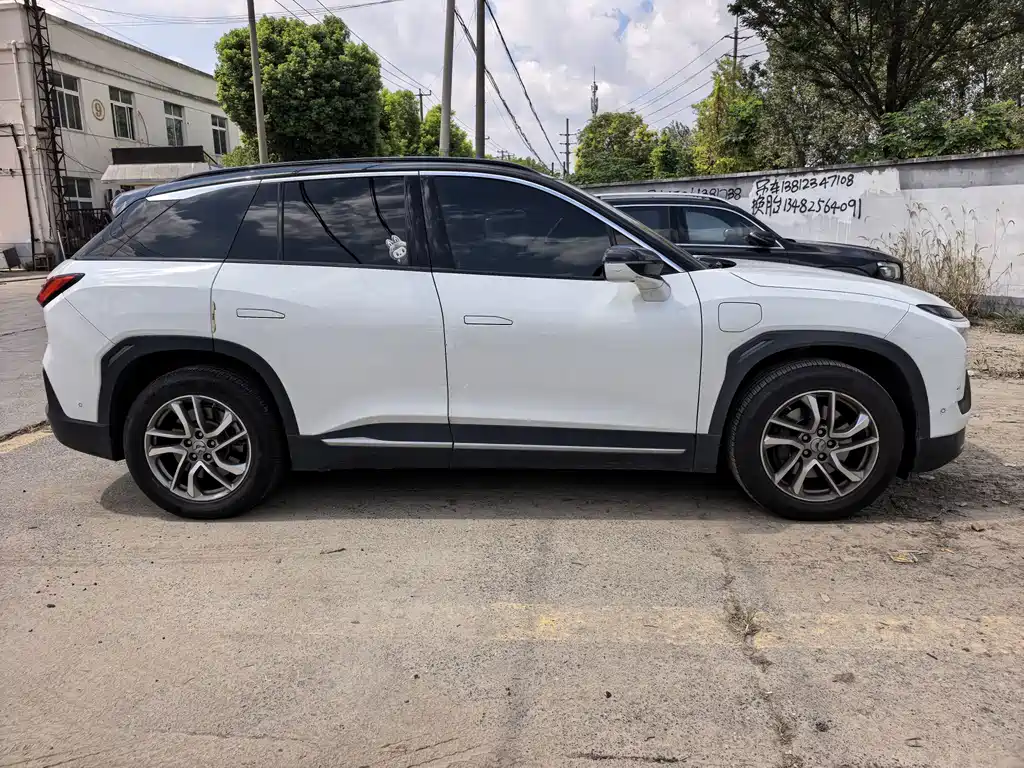 NIO ES6 — миниатюра 4