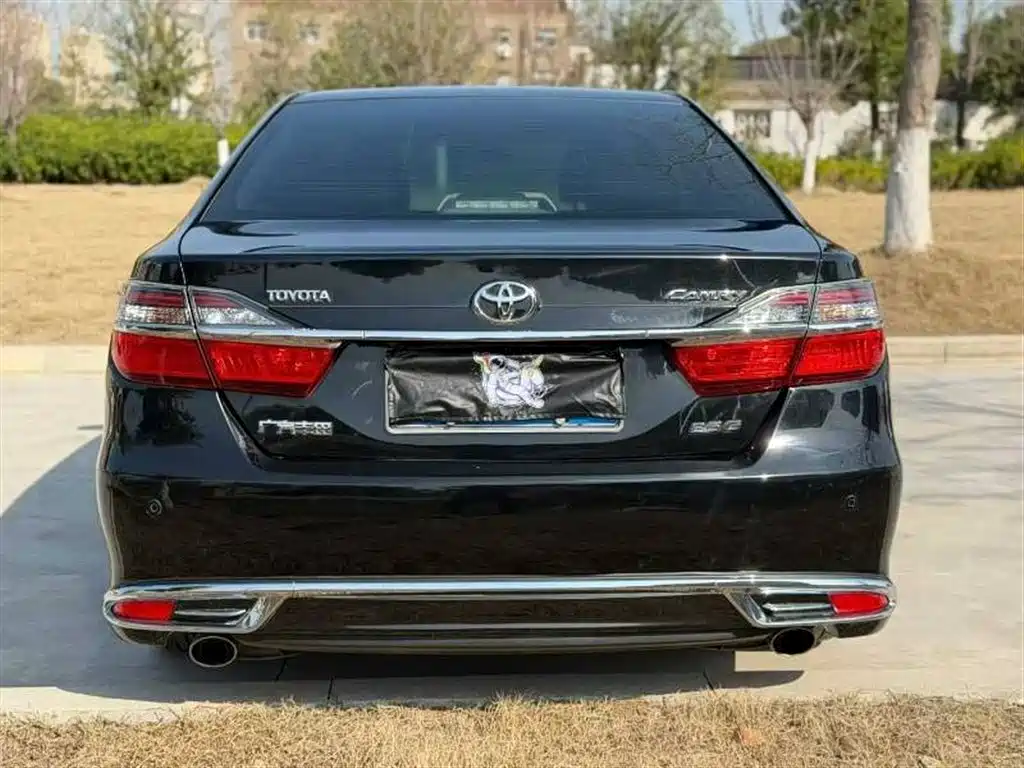 TOYOTA CAMRY