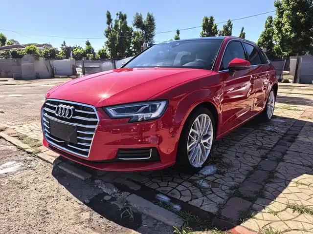 Audi A3 — фото 1