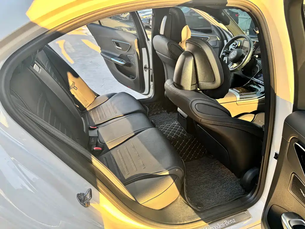 Mercedes-Benz C-Class 2023 — фото 15