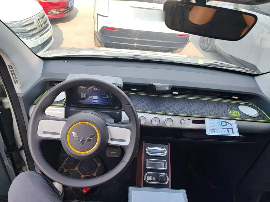 Wuling MINIEV — миниатюра 10
