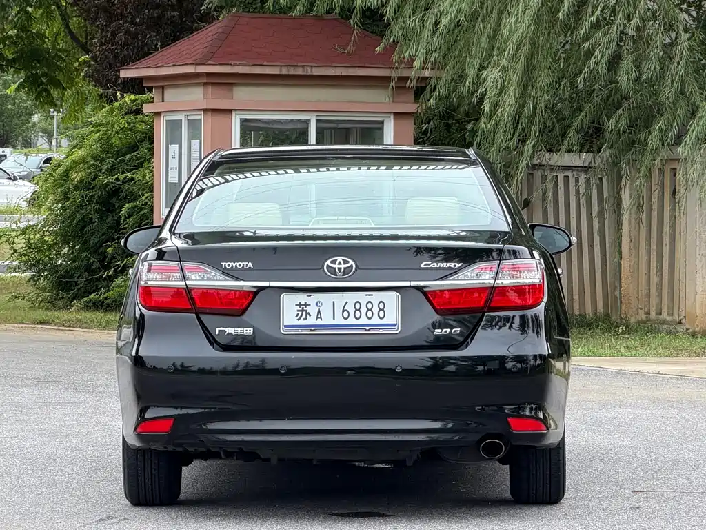 Toyota Camry — миниатюра 6