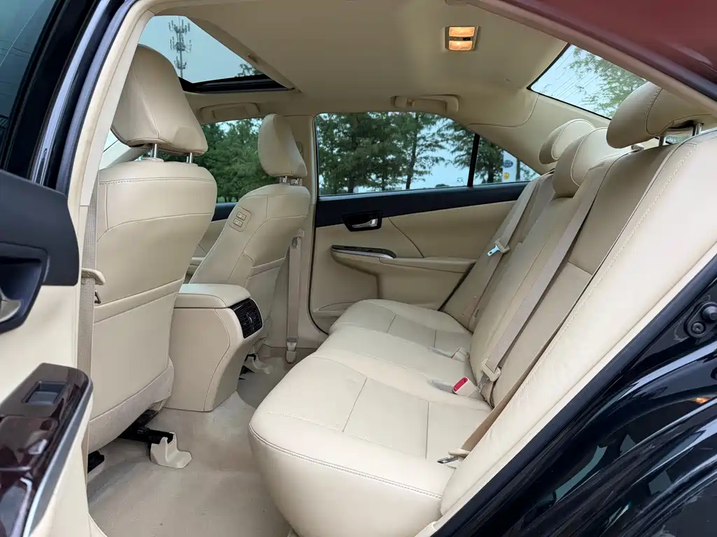 Toyota Camry — миниатюра 9
