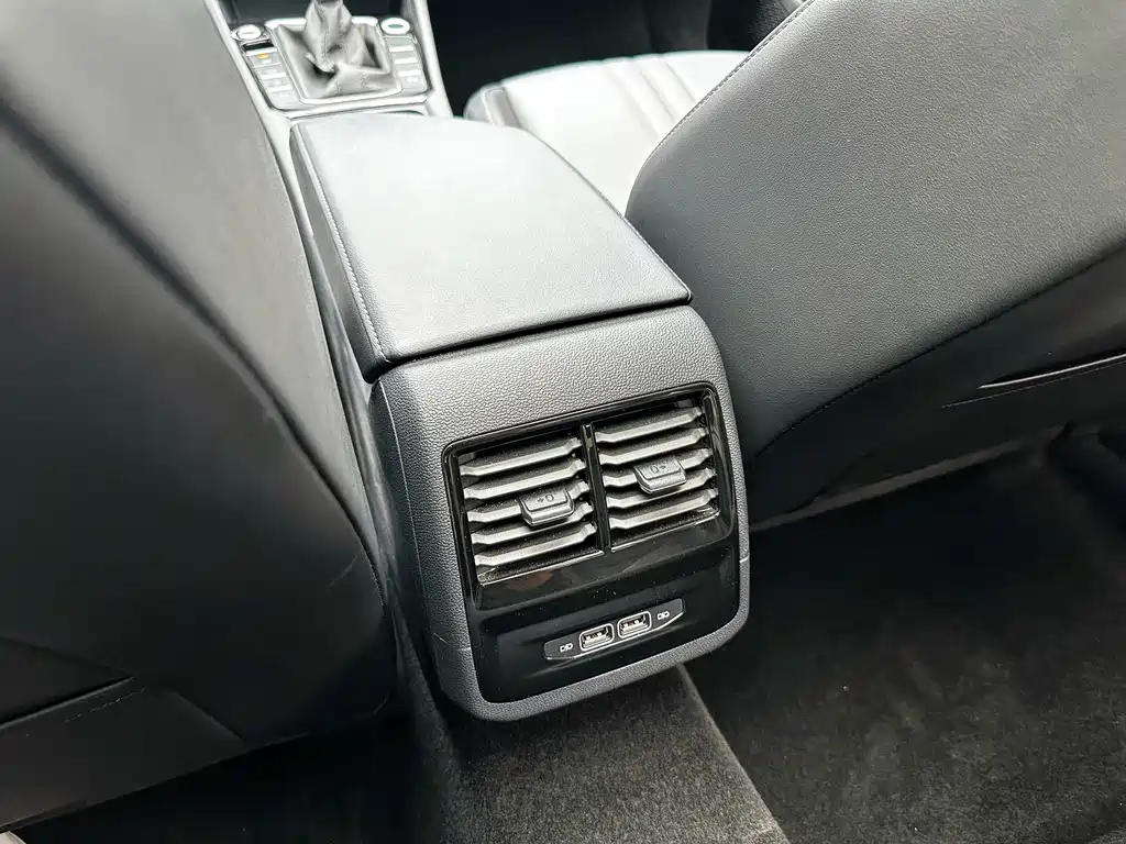 Volkswagen Sagitar — миниатюра 18