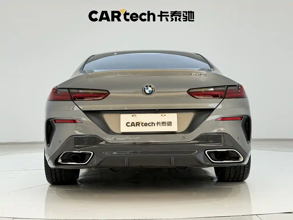 BMW 8 Series — миниатюра 6