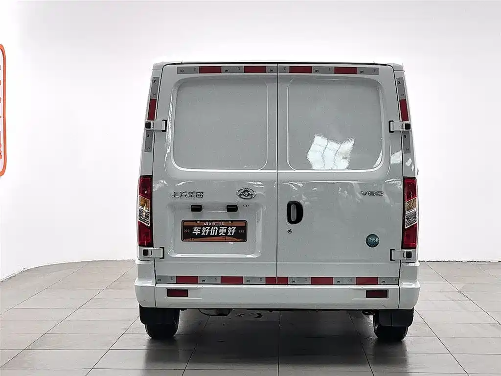 Maxus V80 2023 2.0T MT 3 мест